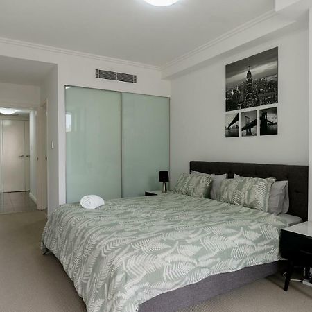 Апартаменты 91 Liverpool Street, World Tower Сидней Экстерьер фото